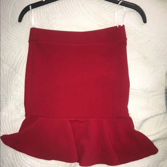 Red Flounce Hem Solid Skirt - Picture 2 of 3